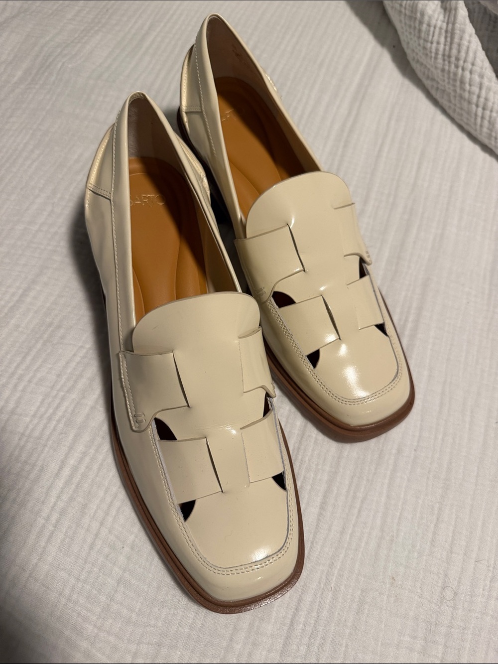 NWOT Cream Leather Loafers